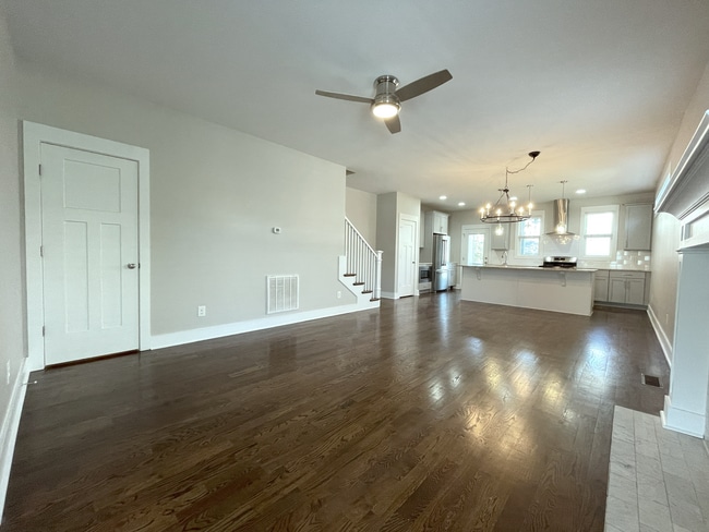 5410A California Ave in Nashville, TN - Foto de edificio - Building Photo