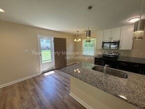 5208 Larkspur Dr in Winston-Salem, NC - Building Photo - Building Photo