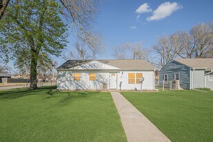 332 W 14th St in Junction City, KS - Building Photo