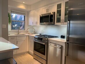 2500 Q St NW in Washington, DC - Building Photo - Building Photo