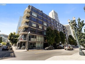 1255 NW 9th Ave, Unit Pinnacle Condo in Portland, OR - Building Photo - Building Photo