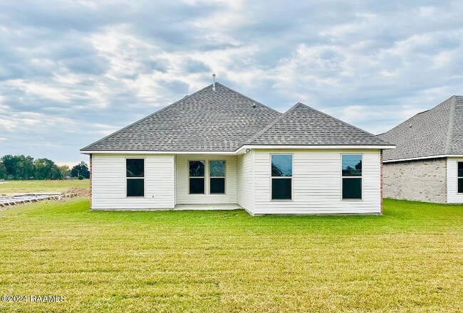 110 Nandina Dr in Scott, LA - Building Photo - Building Photo