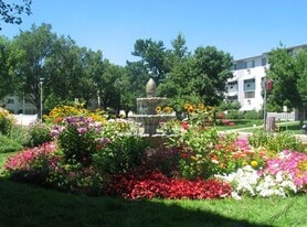 635 S Alton Way, Unit 9-D in Denver, CO - Building Photo