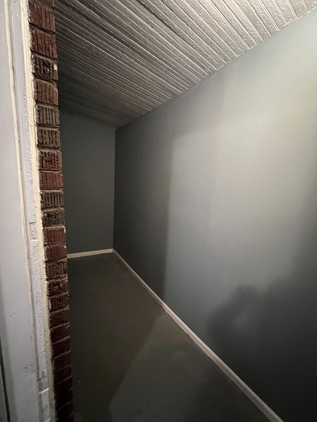 2446 S 6th St, Unit Lower Unit in Milwaukee, WI - Foto de edificio - Building Photo