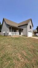 519 Fox Trot Dr in Clarksville, TN - Foto de edificio - Building Photo