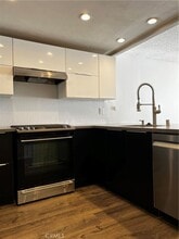 1326 W Park Western Dr in Los Angeles, CA - Building Photo - Building Photo