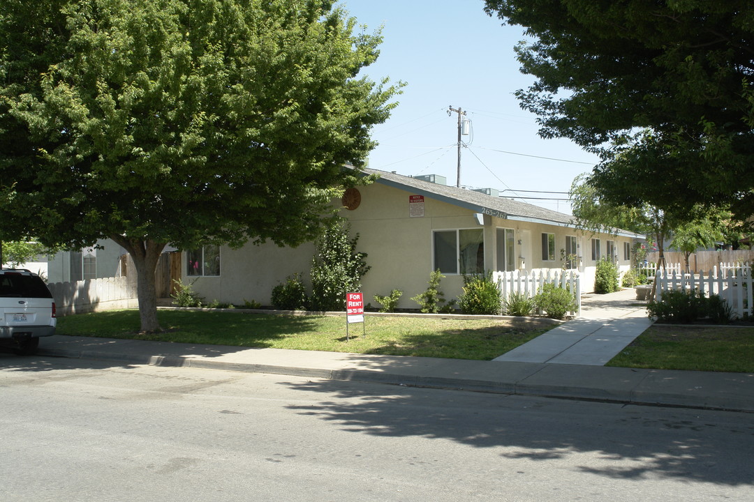 263 E 9th St in Merced, CA - Building Photo