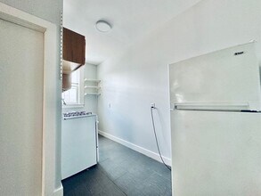 21-21 Lynwood Pl in New Haven, CT - Building Photo - Building Photo