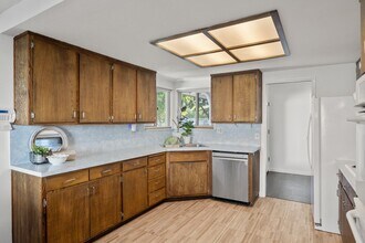 2423 Ceanothus Ave in Chico, CA - Building Photo - Building Photo