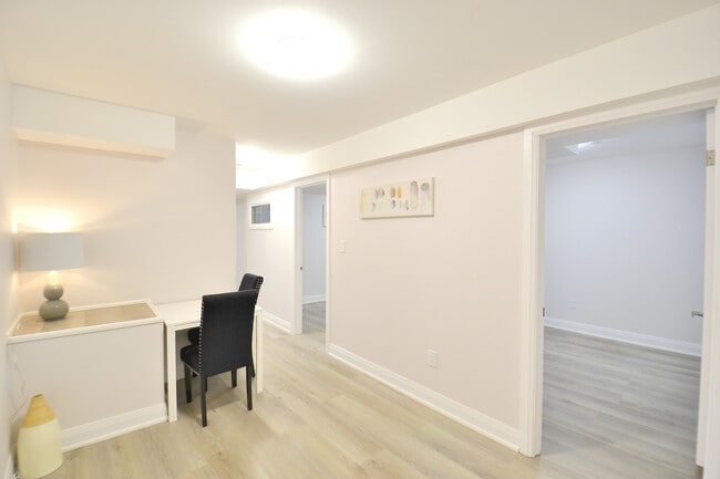 27 Nightingale St in Hamilton, ON - Building Photo - Building Photo