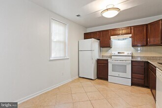 129 Bent Twig Ln-Unit -319 in Gaithersburg, MD - Building Photo - Building Photo