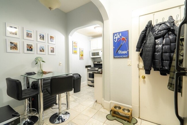 271 Dartmouth St, Unit 1D in Boston, MA - Foto de edificio - Building Photo