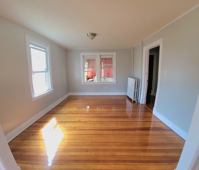 462 S Quaker Ln Rentals in West Hartford, CT