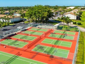 4130 Looking Glass Ln in Naples, FL - Building Photo