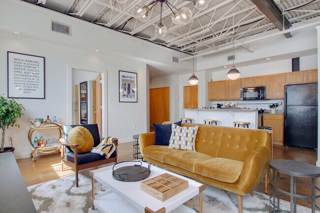 527 St Joseph St in New Orleans, LA - Building Photo - Building Photo