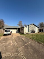 4308 Suntane Cir in Del City, OK - Building Photo