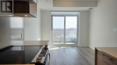 500 Plains Rd E in Burlington, ON - Building Photo - Building Photo