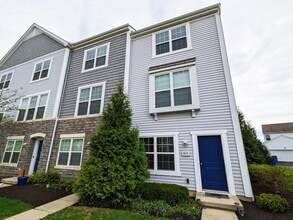1415 Bloomington Blvd in Columbus, OH - Foto de edificio - Building Photo