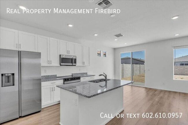 18079 W Sand Hls Dr in Surprise, AZ - Building Photo - Building Photo