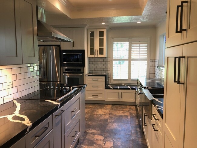 5125 Willowview Ct in Pleasanton, CA - Foto de edificio - Building Photo