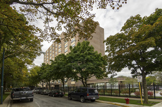 Good Shephard Manor in Chicago, IL - Foto de edificio - Building Photo