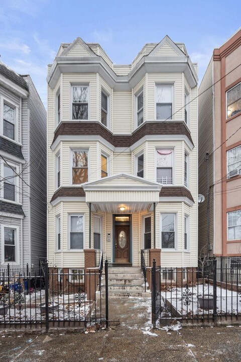 110 Duncan Ave in Jersey City, NJ - Building Photo