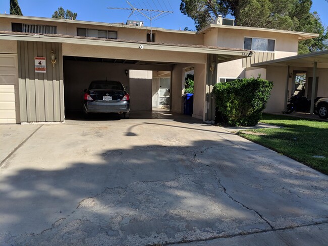 14235 Canterbury Dr in Victorville, CA - Building Photo - Building Photo