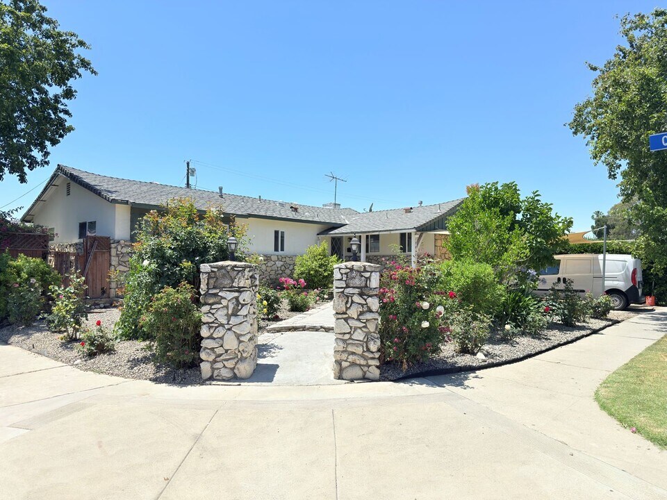 19810 Valerio St in Los Angeles, CA - Building Photo