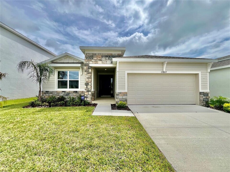 33869 Field Maple Lp in Wesley Chapel, FL - Building Photo
