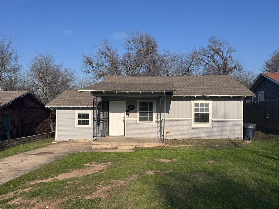 2818 NW 31st St in Fort Worth, TX - Building Photo