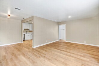 47 Fallon Ln in Sacramento, CA - Building Photo - Building Photo
