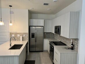 8332 NW 51st Terrace in Doral, FL - Building Photo - Building Photo