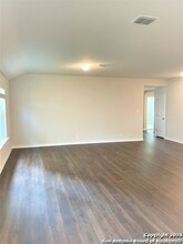 9802 Tupelo Holw in San Antonio, TX - Building Photo - Building Photo