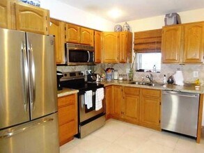 3202 NE 7th Pl in Pompano Beach, FL - Building Photo - Building Photo