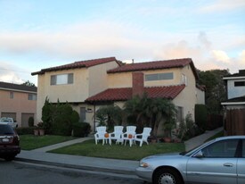 16542 Pro Cir in Huntington Beach, CA - Building Photo