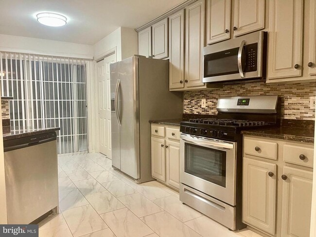 11854 Breton Ct in Reston, VA - Building Photo - Building Photo