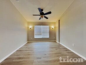 9588 Southern Charm Cir in Brooksville, FL - Foto de edificio - Building Photo