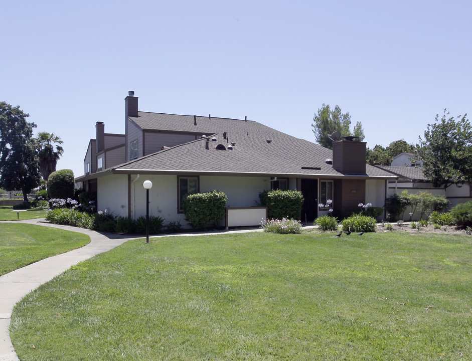 Touchstone Place Apartments in West Sacramento, CA - Foto de edificio