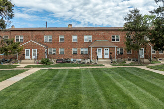 Eleanor Court in Hatboro, PA - Building Photo - Building Photo