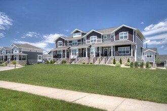 Catalina Crossing in McFarland, WI - Foto de edificio - Building Photo
