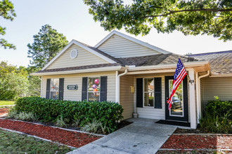 Pinewood Pointe Apartments in Jacksonville, FL - Foto de edificio - Building Photo