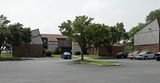 Walton Townhomes in Walton, KY - Foto de edificio - Building Photo