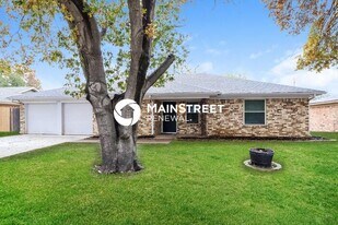 5512 Pleasant Meadow Dr in North Richland Hills, TX - Building Photo