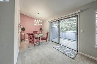 7114 Cross Creek Cir in Dublin, CA - Building Photo - Building Photo