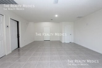 485 Bridgeport Ave NW in Palm Bay, FL - Building Photo - Building Photo