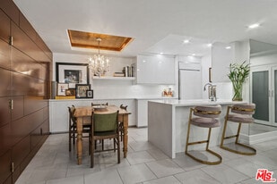 1230 Horn Ave in West Hollywood, CA - Building Photo