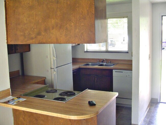 515 S 49th Pl in Springfield, OR - Building Photo - Building Photo