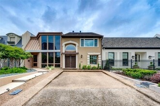 5141 Del Monte Dr in Houston, TX - Building Photo - Building Photo