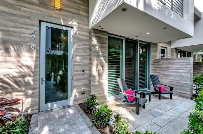 4010 NW 18th Way in Boca Raton, FL - Building Photo - Building Photo