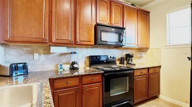 901 Charo Pkwy in Davenport, FL - Foto de edificio - Building Photo